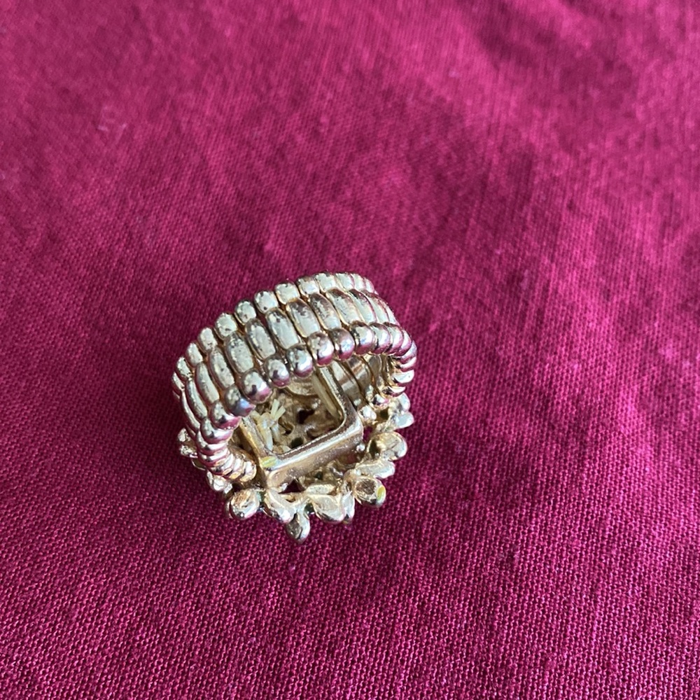 Ring - Picture 3 of 4